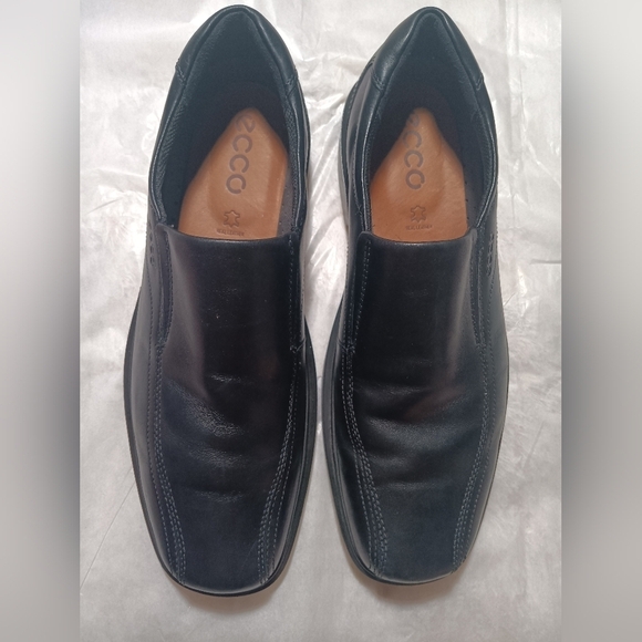 Ecco Black Leather Slip-On Loafers main image 11